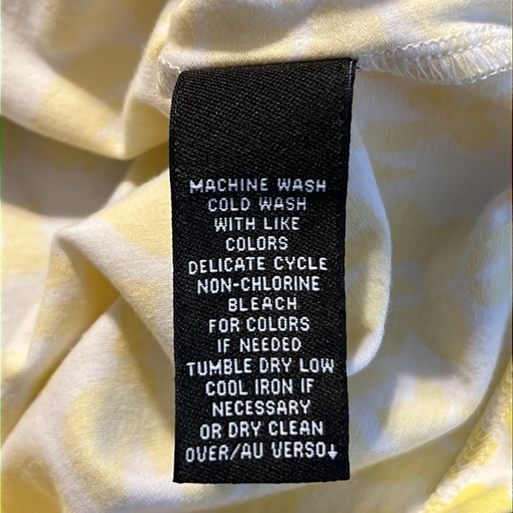 SAKS FIFTH AVENUE XL womens yellow white floral Hawaiian short sleeve tshirt NWT - Picture 7 of 9